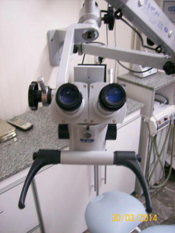 Microscopio para procedimientos dentales de rutina