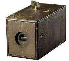 Primera película en carrete fotográfico