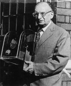 Eisler inventó la placa de circuito impreso.