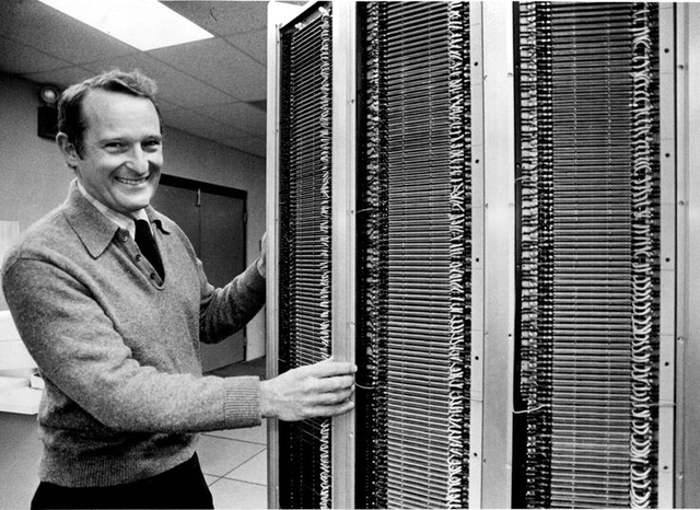 Seymour Cray definió la supercomputadora.