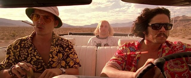 Kapotarikgabeko auto gorria