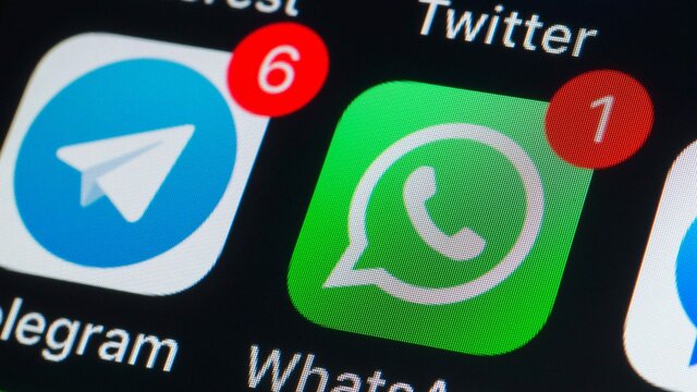 The Launch of the First Instant Messenger Chat Service.