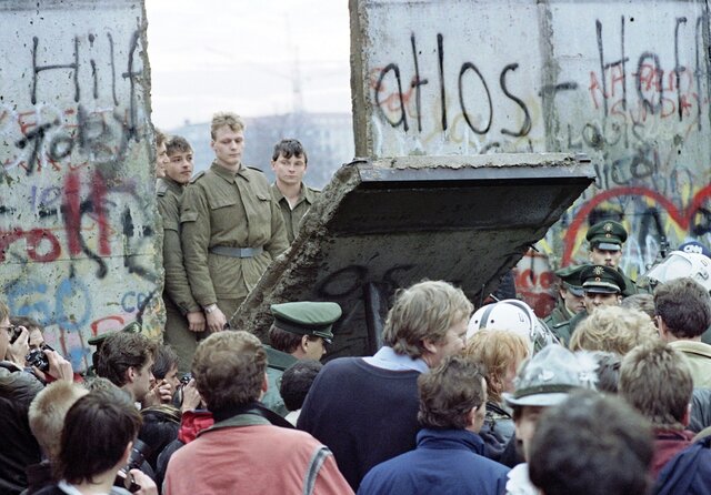 Val van de muur; einde Koude Oorlog