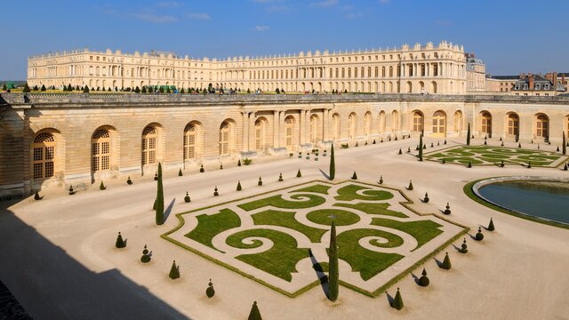 Palace of Versailles built
