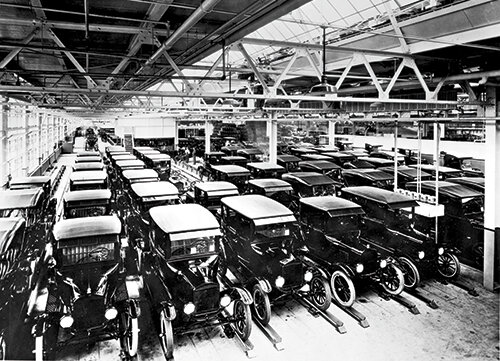 Inició la producción masiva (mediados del siglo XVIII)