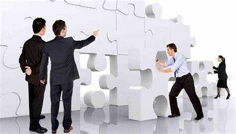 Liderazgo transaccional - Hater y Bass