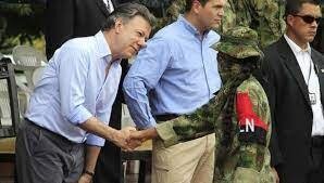 Desmovilizaciones y diálogos en medio del conflicto armado