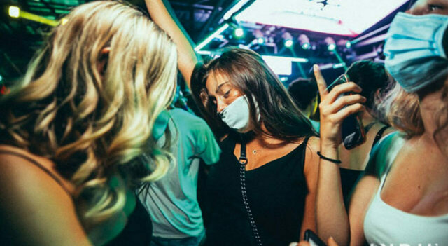 MASCHERINE ALL'APERTO, DISCOTECHE