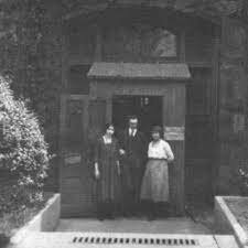 Lightner Witme, fundó la primera clínica psicológica de niños del país.