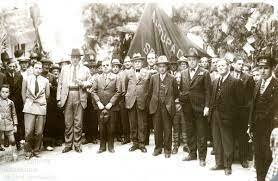 REPUBLICANOS + SOCIALISTAS