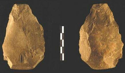 Destral de de mà bifacial