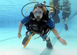 PERFECCIONAMIENTO DEL EQUIPO DE BUCEO