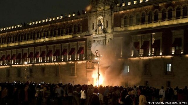 Manifestación Frente al Palacio Nacional
