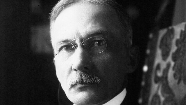 En 1895 el psicólogo norteamericano James Mark Baldwin  publica su libro ,en el que trata de estudiar la evolución del psiquismo y la formación de las funciones psicológicas en el adulto