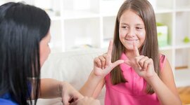 Timeline: Evolución de LSC y discapacidad auditiva a nivel nacional e internacional