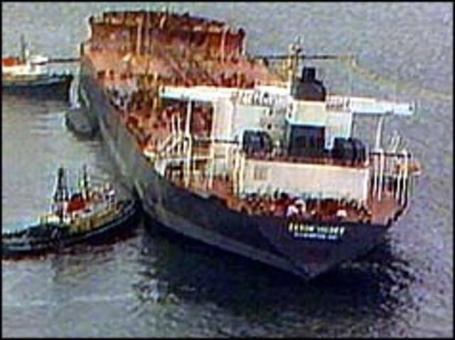 Exxon Valdez creates oil slick disaster