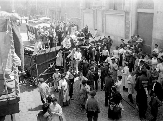 BARRICADES, ENFRONTAMENTS I INCENDIS
