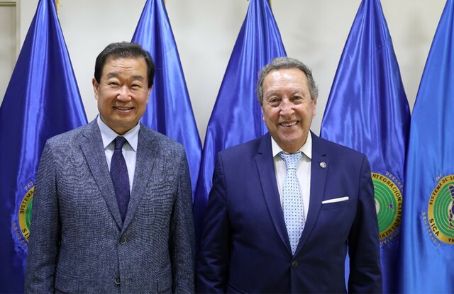 CENTROAMERICA - COREA