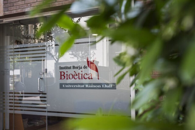 Fundación del 1er Centro de Bioética en Europa