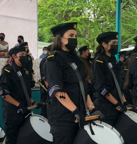 ENTRO A LA BANDA DE GUERRA