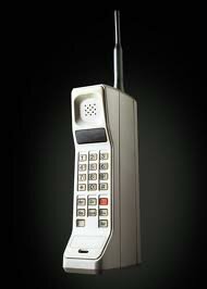 LA PRIMA GENERAZIONE DI CELLULARI O TELEFONI MOBILI