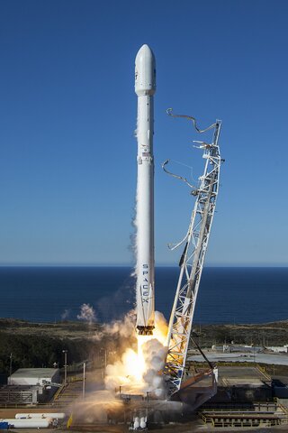 First rocket to return to its launch site