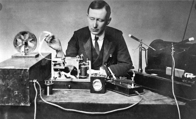 Aparicion primer radiotransmisor por marconi
