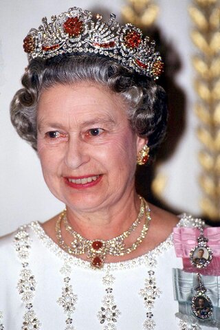 Kokoshnik so súpravou zafírových a diamantových šperkov Carrington&Co (KJ)