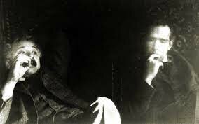 Bohr-en pare zehaztu ezinak vs Einsteinen aurrez zehaztutako bikoteak