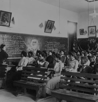 Tuskegee Institute becomes a university
