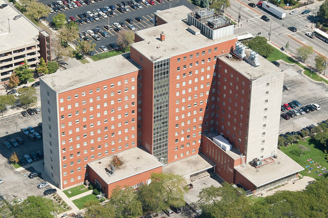 William Healy funda el Instituto Psicopático Juvenil en Chicago