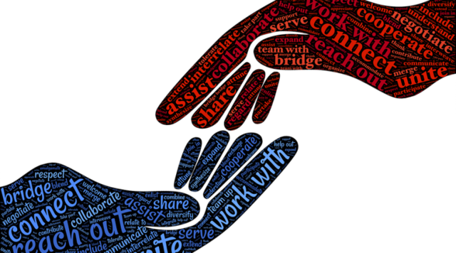 En el 2000, en la provincia Los Ríos específicamente en el cantón Vinces, se da inicio a la organización comunitaria, apoyada por las Hermanas de la iglesia católica y los dirigentes de las organizaciones eclesiales de base.