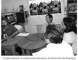 Fundación de la Radio Sucre en Bolivia.