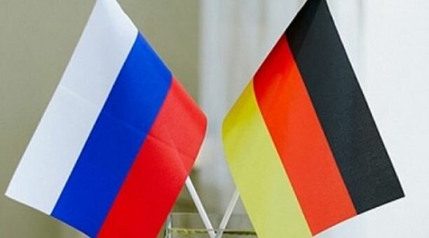 Ejército alemán reanuda la ofensiva contra Rusia.