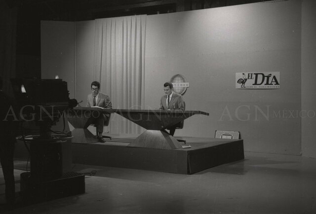 Septiembre 1 de 1950 (Cientifico Tecnológico) La televisión llega a México. Inicia sus transmisiones regulares XHTV Canal 4 con el IV Informe del presidente Miguel Alemán Valdés.