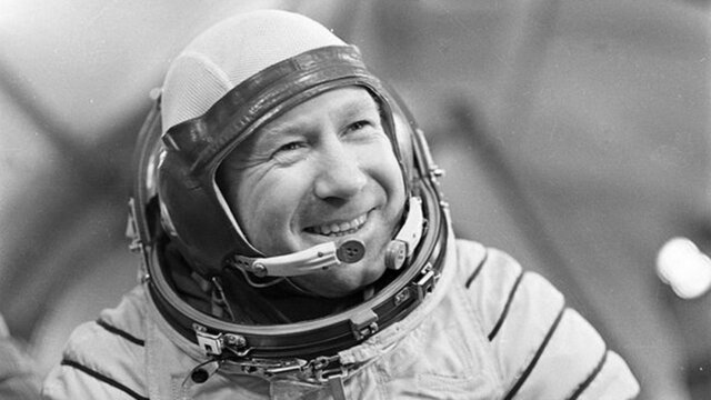 Marzo 18 de 1965 (Cientifico Tecnológico) Aleksei Leonov, astronauta ruso, se convierte en el primer hombre que da un paseo espacial