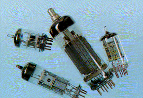 TUBO DE VACIO Y CIRCUITO ELECTRONICO DIGITALES