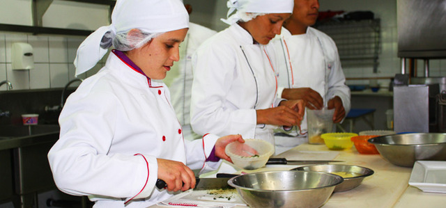 Convenio entre Instiruo Gastronómico Argentino, Emprendimientos Lauvilla SA y la Municipalidad de Godoy Cruz