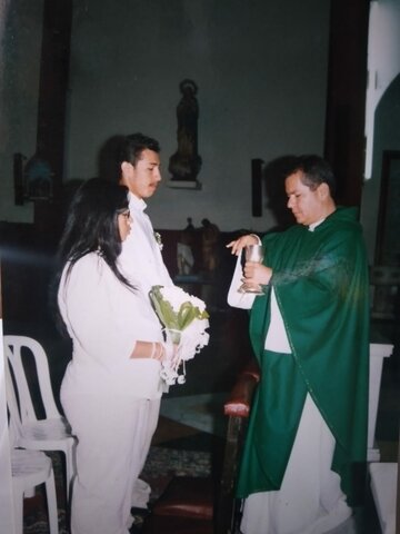 Mi papá y mi mamá se unen por el matrimonio