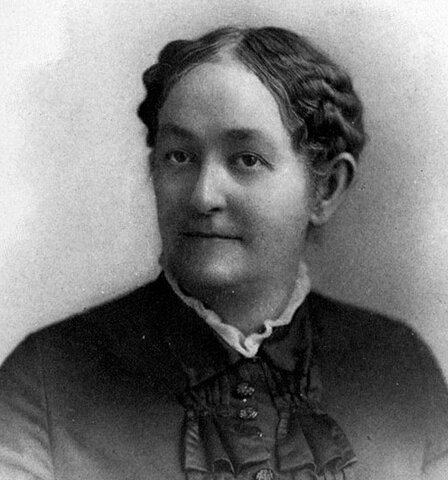 Primera Mujer dentista en América