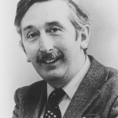 Timeline: Godfrey Newbold Hounsfield: historia e impacto de la tomografía computada