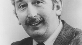 Timeline: Godfrey Newbold Hounsfield: historia e impacto de la tomografía computada