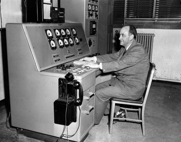 LA COMPUTADORA LEO I EL DESARROLLO