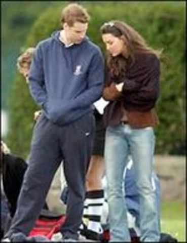 Kate splits from previous boyfriend. William and Kate believed to be an item