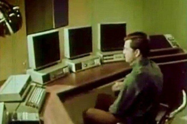 1969 - Primera conexión entre computadores distintas físicamente