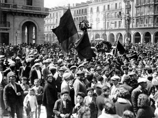 1931, Primera ley de regulación