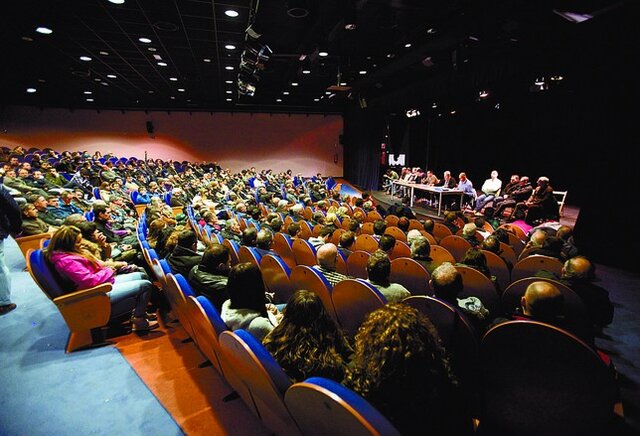 ASAMBLEA VECINAL EN LA CASA DE LA CULTURA DE GAMONAL