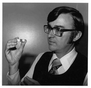 Intel 4004 primer microprocesador