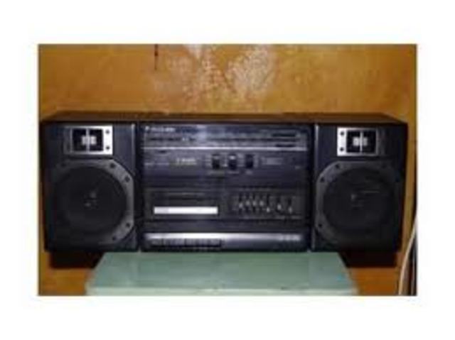 RADIOCASSETTE DE CINTA MAGNÉTICA