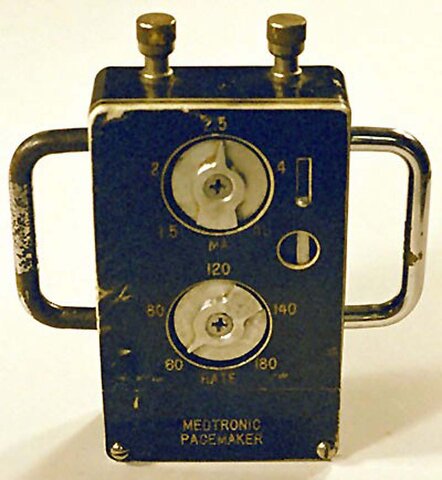 EL INGENIERO EARL BAKKEN DESARROLLA Y UTILIZA EL MARCAPASOS CARDIACO EXTERNO,EL SUECO AKE SENNING THOMAS STARZI HACE EL PRIMER TRASPLANTE DE HIGADO.